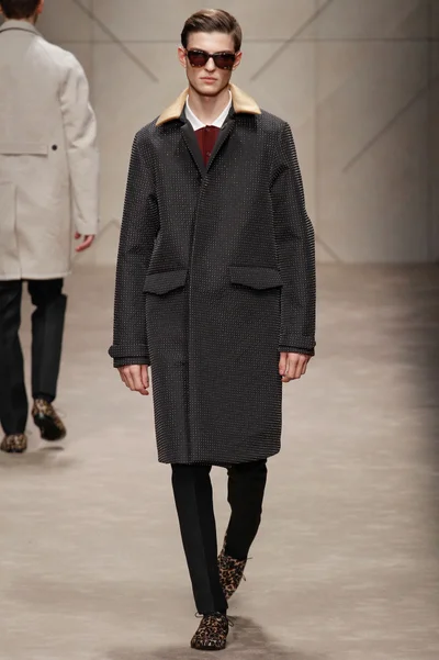 Look 18